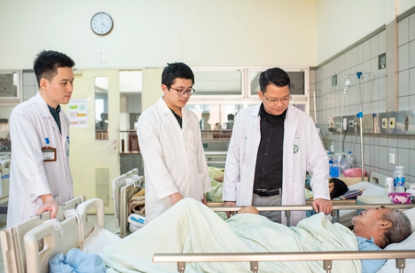 Tết bệnh viện (1): Những người giữ nhịp sống